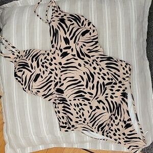 Shade & Shore bathingsuit shelf bra w removable liners size S cheeky high cut